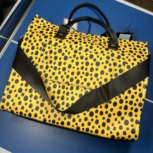 Hello kitty Bioworld Cheetah Print Travel Tote Bag 3 Piece Set NWT - Picture 4 of 5